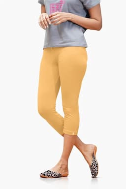 Cotton Lycra Blend Skinny Fit Capri Leggings for Women 010306SBEI